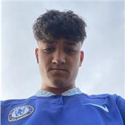 Estudiante de matemáticas capacitado para la enseñanza a jóvenes de primaria y ESO